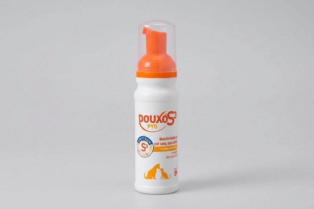 DOUXO S3 PYO mousse antiséptica sin aclarado para tratar la Malassezia en perros