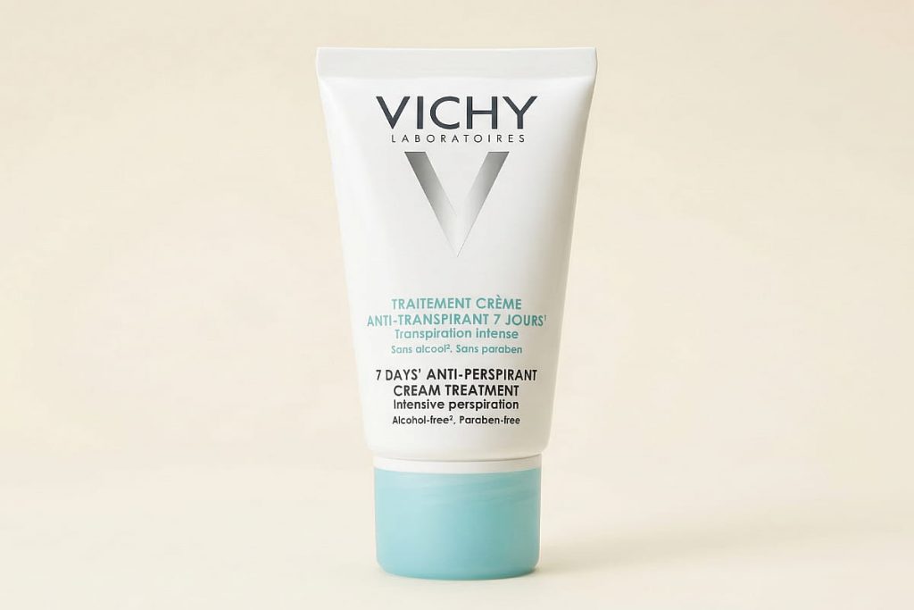 Crema desodorante antitranspirante de Vichy, un tratamiento de 7 días de eficacia prolongada contra la sudoración excesiva, en su tubo blanco y azul.